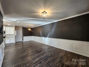 326 Sadie Dr in Matthews, NC - Building Photo - Building Photo