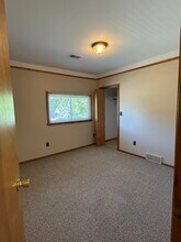 466 Elm St, Unit 466 Elm in Wyandotte, MI - Building Photo - Building Photo
