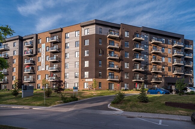 Le Saint-Laurent Apartments in Brossard, QC - Building Photo - Building Photo