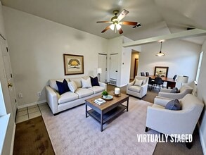 5005 John David Dr, Unit # B in Killeen, TX - Foto de edificio - Building Photo