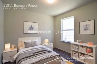 11811 Burnett Rnch in San Antonio, TX - Building Photo - Building Photo