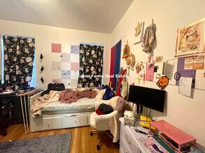 243 Northampton St, Unit 1 in Boston, MA - Foto de edificio - Building Photo