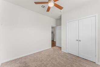 3850 Chapman Bluff Dr in Spring, TX - Foto de edificio - Building Photo