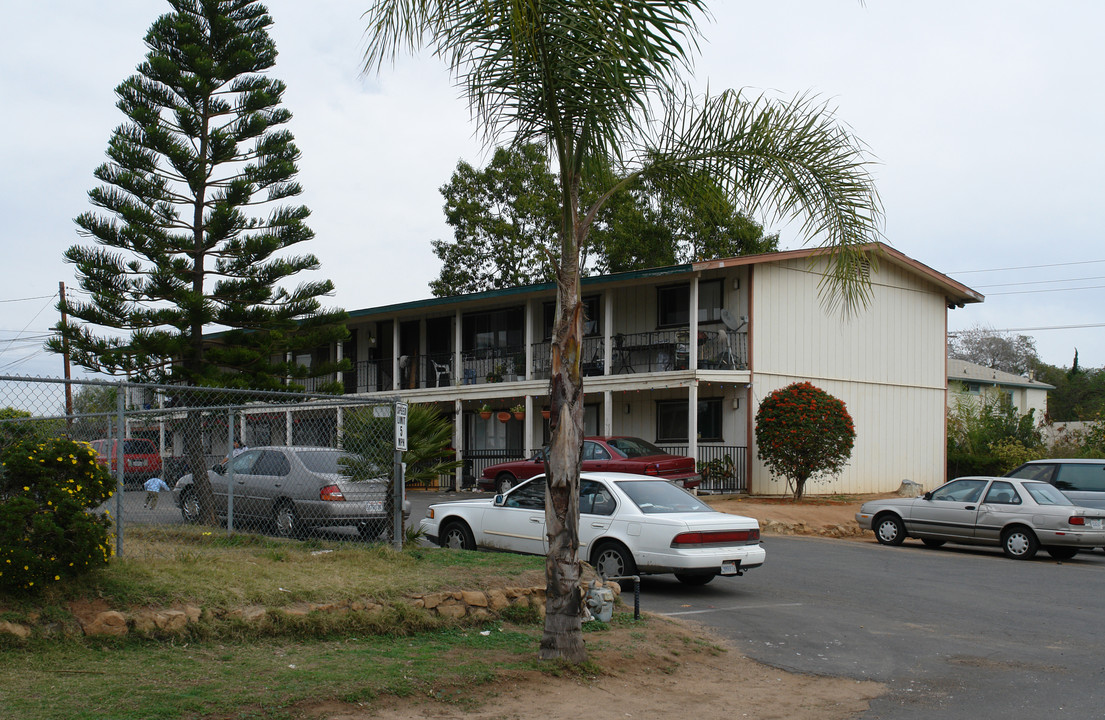 Old Stage Apartments in Fallbrook, CA - Building Photo