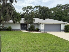 69 Sycamore Cir in Homosassa, FL - Building Photo