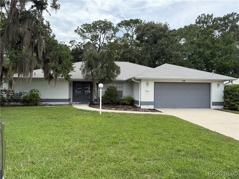69 Sycamore Cir in Homosassa, FL - Building Photo
