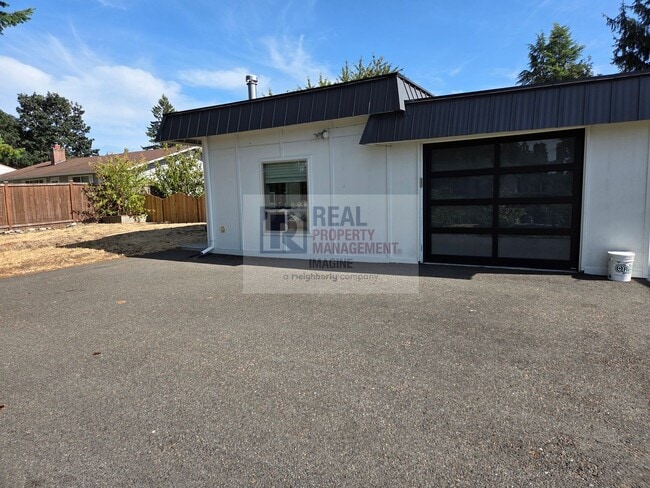 8531 Quinault Dr NE in Olympia, WA - Building Photo - Building Photo