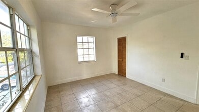 74 NW 31st St, Unit 2 in Miami, FL - Building Photo - Building Photo
