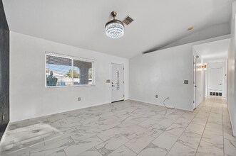 571 S Burgess Ave in Casa Grande, AZ - Building Photo - Building Photo