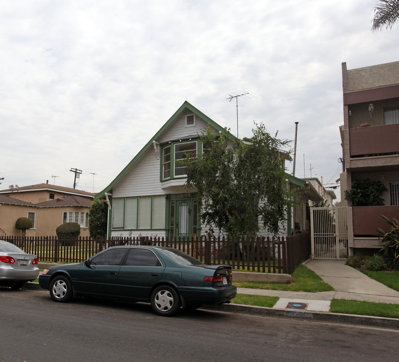 1642 Federal Ave in Los Angeles, CA - Building Photo