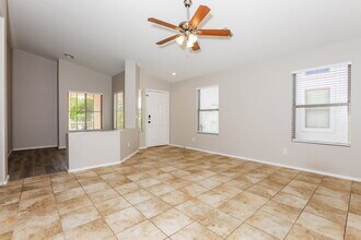 1682 W Prospector Way in Queen Creek, AZ - Building Photo - Building Photo