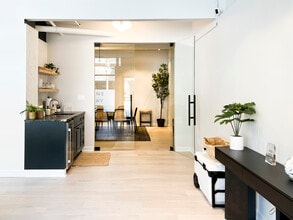 1113 W Armitage Ave, Unit Storefront- AMRITAGE AVE. in Chicago, IL - Building Photo - Building Photo