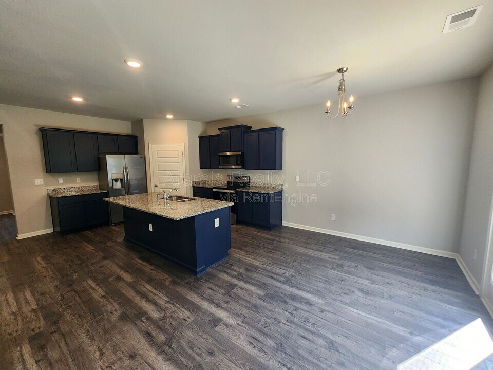 3774 River Rock Rd in Stonecrest, GA - Building Photo