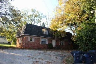 812 Burts Ct in Anderson, SC - Building Photo