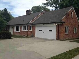 3735 Heatherdowns Blvd in Toledo, OH - Building Photo
