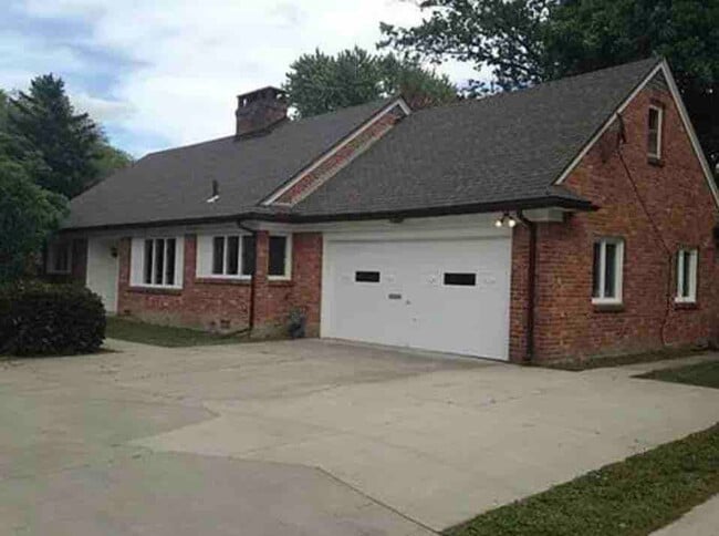 property at 3735 Heatherdowns Blvd