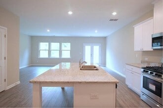 6148 Lanier Harbor Lndg in Buford, GA - Building Photo - Building Photo