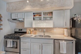 2421 Barracks Pl in Charlottesville, VA - Building Photo - Building Photo