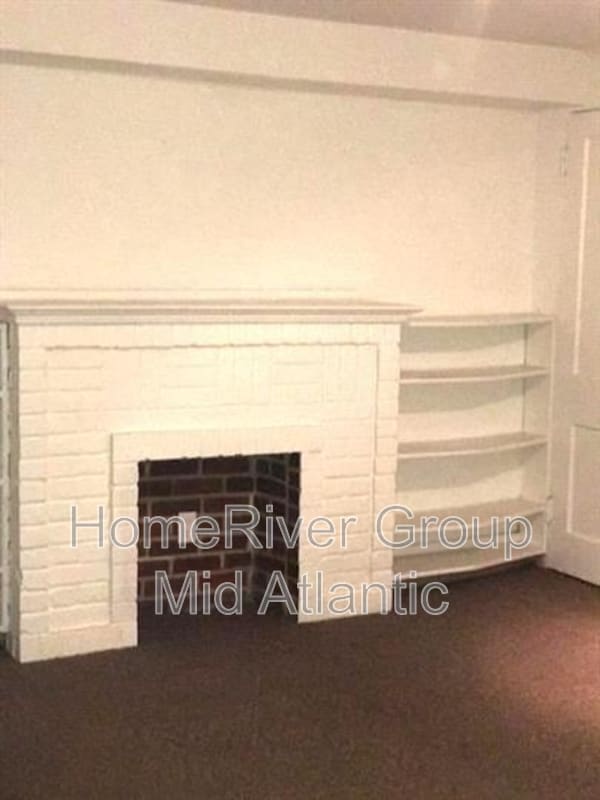3832 Calvert St NW in Washington, DC - Foto de edificio - Building Photo