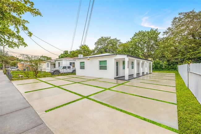 5509 NW 5th Ct, Unit 2 in Miami, FL - Building Photo - Building Photo