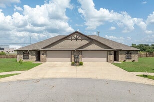 Chanel Place in Fort Smith, AR - Building Photo