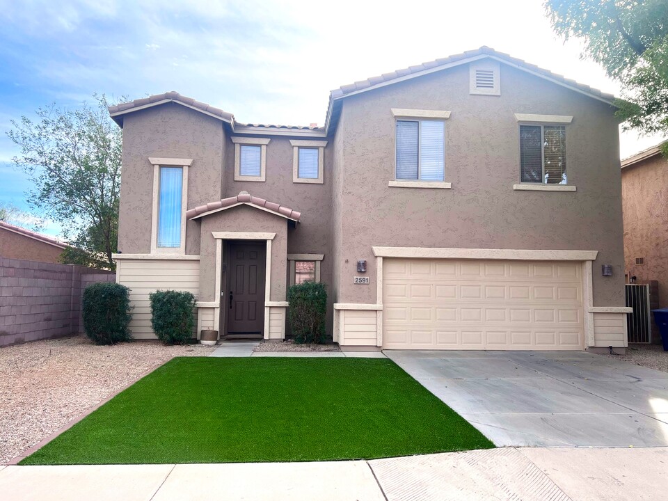 2591 E Bellerive Dr in Chandler, AZ - Building Photo