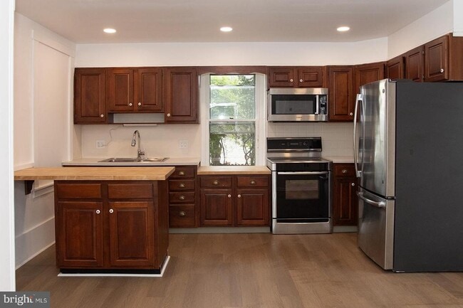 2928 Lincoln Hwy E in Gordonville, PA - Foto de edificio - Building Photo