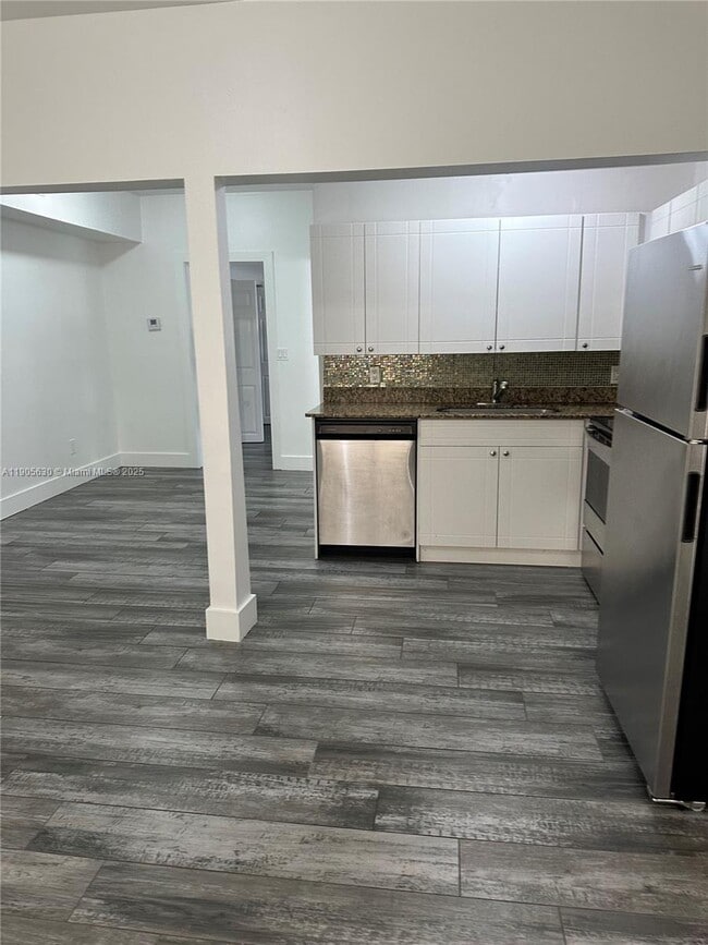 2500 NE 192 St in Miami, FL - Building Photo - Building Photo