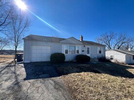 10505 E 40th St in Kansas City, MO - Building Photo