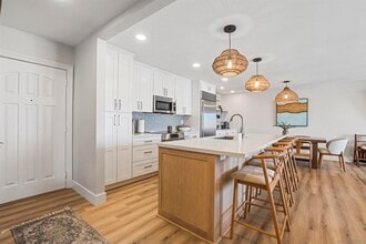 909 Coast in La Jolla, CA - Building Photo - Building Photo