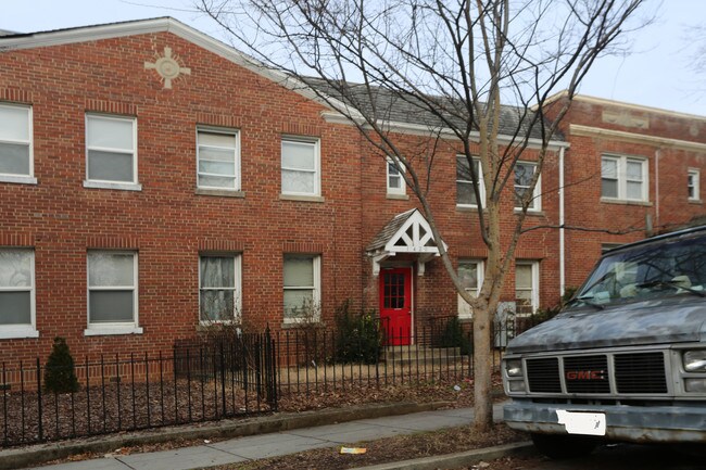1420 Staples St NE in Washington, DC - Building Photo - Building Photo