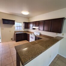 1007 Emerald Valley Dr in Laredo, TX - Building Photo - Building Photo