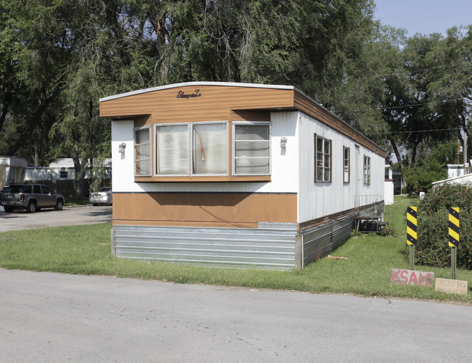 Sweet Water Creek Mobile Home Park in Omaha, NE - Foto de edificio