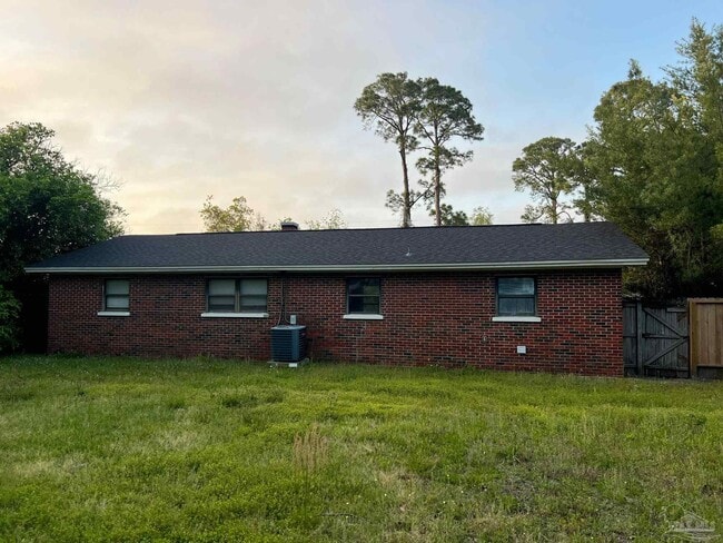 3219 Maplewood Dr in Gulf Breeze, FL - Building Photo - Building Photo