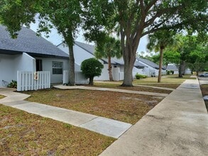 2012 S 10th St in Fort Pierce, FL - Building Photo - Building Photo