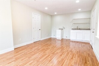 1306 Heights St in Pasadena, TX - Foto de edificio - Building Photo