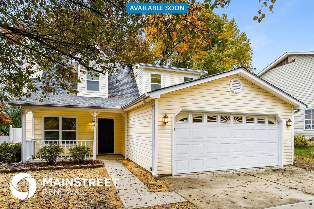 9601 Farmridge Ln in Matthews, NC - Building Photo