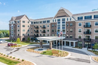 Grand Living at Tower Place in West Des Moines, IA - Foto de edificio - Building Photo