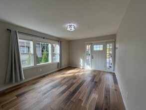 817 N 3rd St in Renton, WA - Building Photo - Building Photo