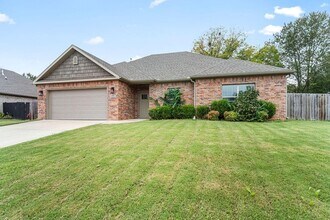 2302 Aspen in Siloam Springs, AR - Foto de edificio - Building Photo