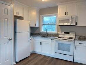 7392 Bellehaven Dr in Gloucester Point, VA - Building Photo - Building Photo