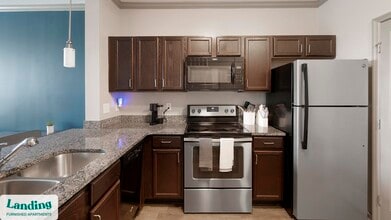 225 Walden Village Ln, Unit 426 in Nashville, TN - Foto de edificio - Building Photo