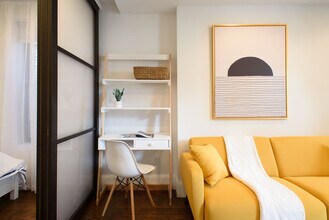 69a Clinton St, Unit ID1021888P in New York, NY - Building Photo - Building Photo