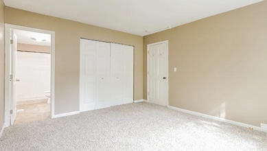 9468 Danby Ct in Hanover Park, IL - Foto de edificio - Building Photo