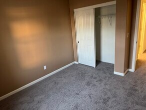 181 Candela Cir in Sacramento, CA - Building Photo - Building Photo