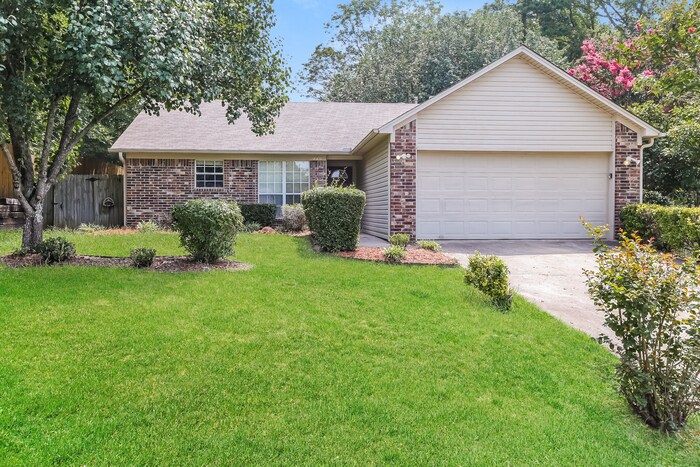 1826 Auburn Hills Dr in Benton, AR - Building Photo