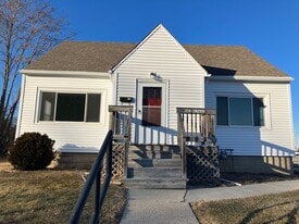 N89W15642-W15642 Main St in Menomonee Falls, WI - Building Photo