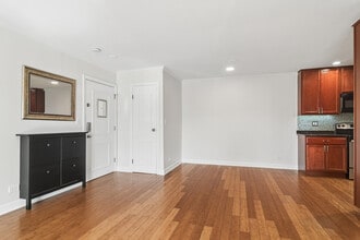 4704 Euclid Ave in Rolling Meadows, IL - Building Photo - Building Photo