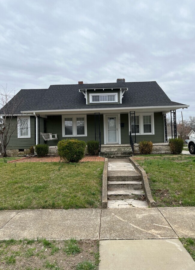 1048 Magnolia St in Bowling Green, KY - Building Photo - Building Photo