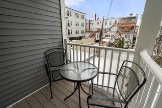 229 Maverick St in Boston, MA - Building Photo - Building Photo